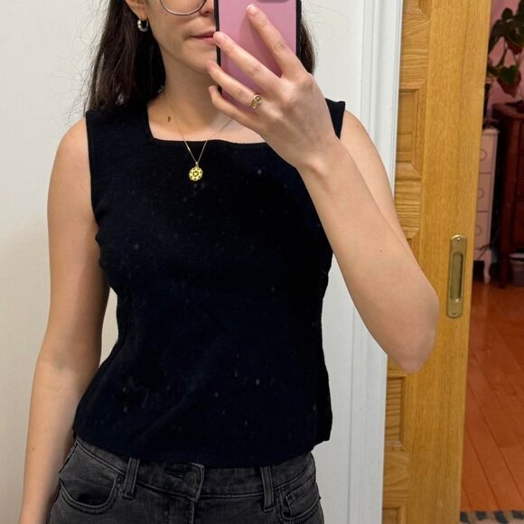 black square-neck tank top - Picture 1 of 4